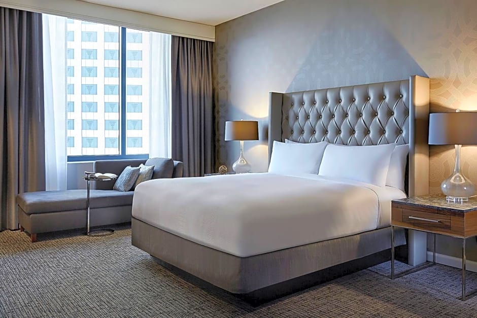 JW Mariott Bed